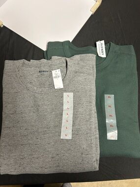 Set of 2 Old Navy long sleeve waffle t’s